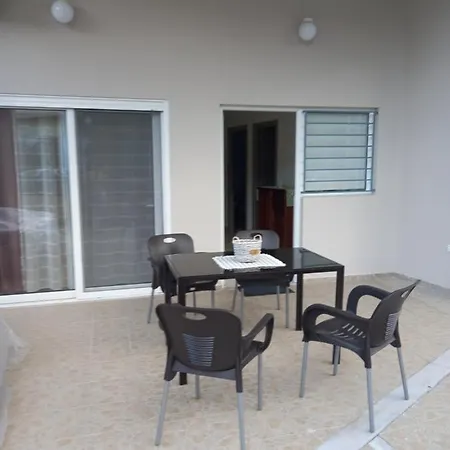 Konnie Seaside House 1 아파트 디아코프토