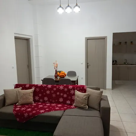 아파트 Konnie Seaside House 1